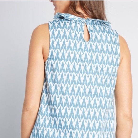 ModCloth ‘undeniable intrigue’ sleeveless top 2x! - Picture 2 of 2